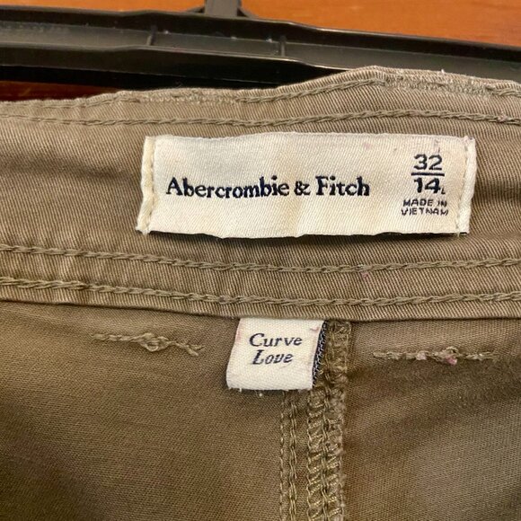 Abercrombie & Fitch Curve Love Relaxed Cargo Pant in Olive [32 Long] - Picture 4 of 7